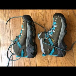Keen Targhee II women’s hiking boots.